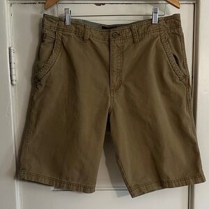Men's Khaki/ Camo Waist Lining Flat Front Shorts